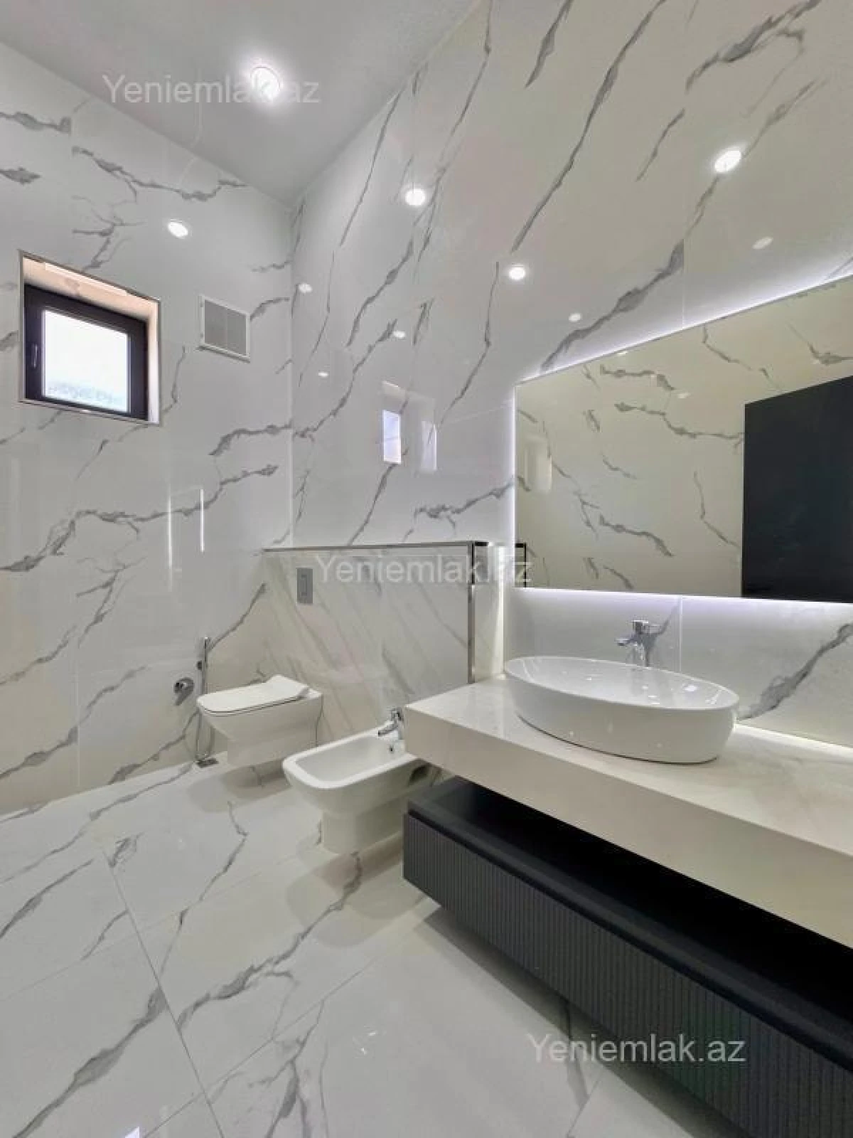 Satılır 7 otaqlı həyət evi 400 m²