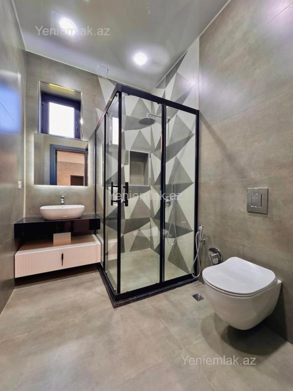 Satılır 7 otaqlı həyət evi 400 m²