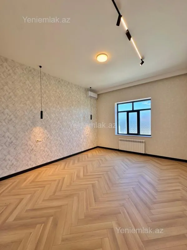 Satılır 7 otaqlı həyət evi 400 m²