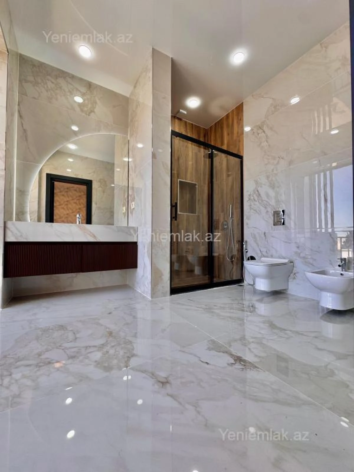 Satılır 7 otaqlı həyət evi 400 m²