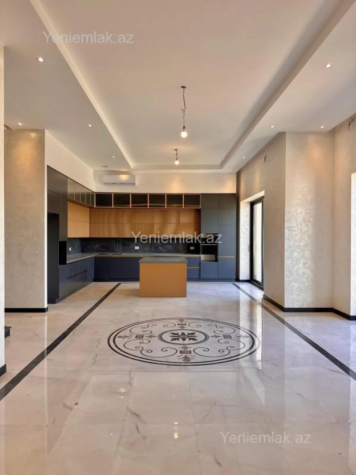 Satılır 7 otaqlı həyət evi 400 m²