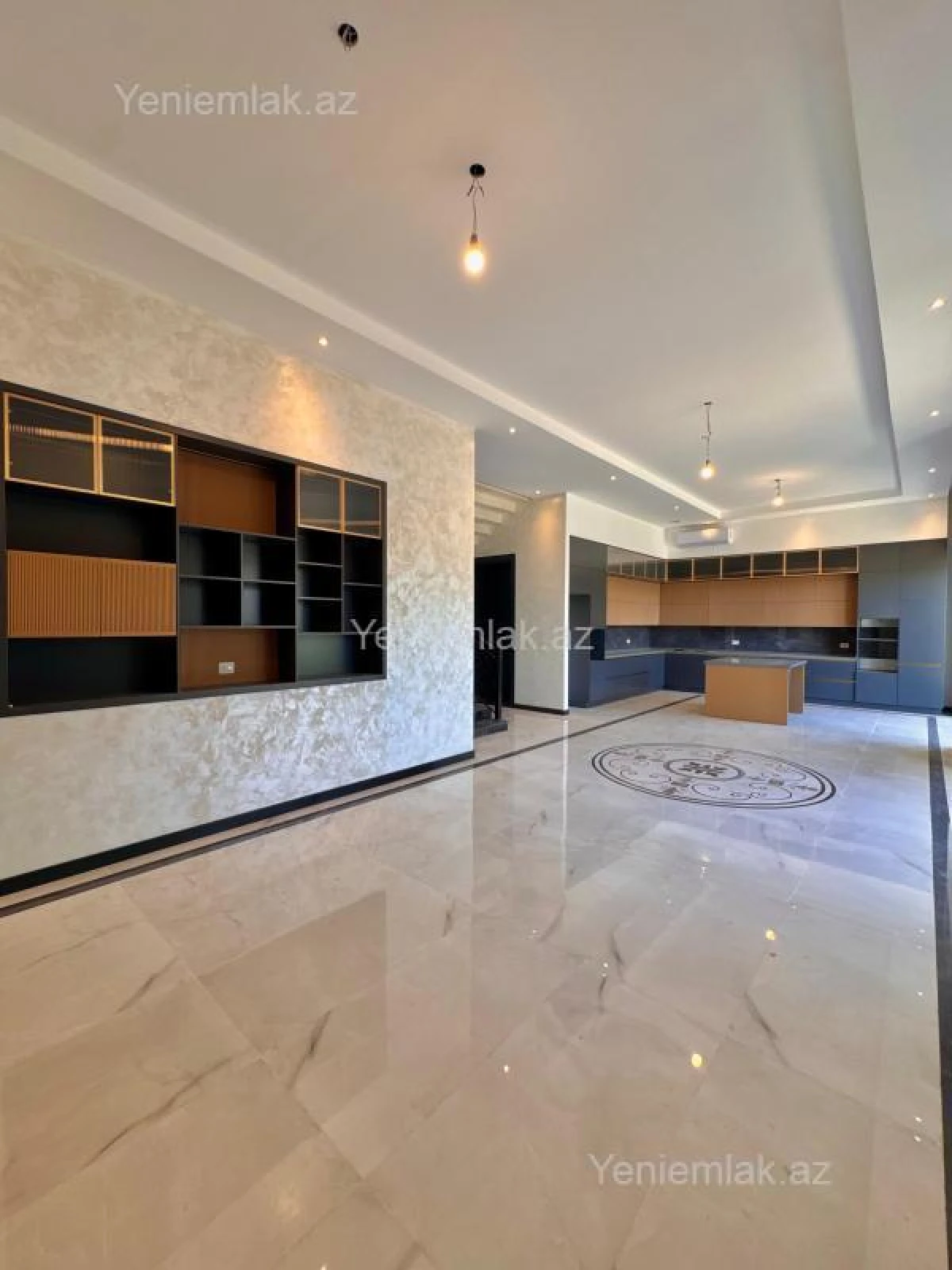 Satılır 7 otaqlı həyət evi 400 m²