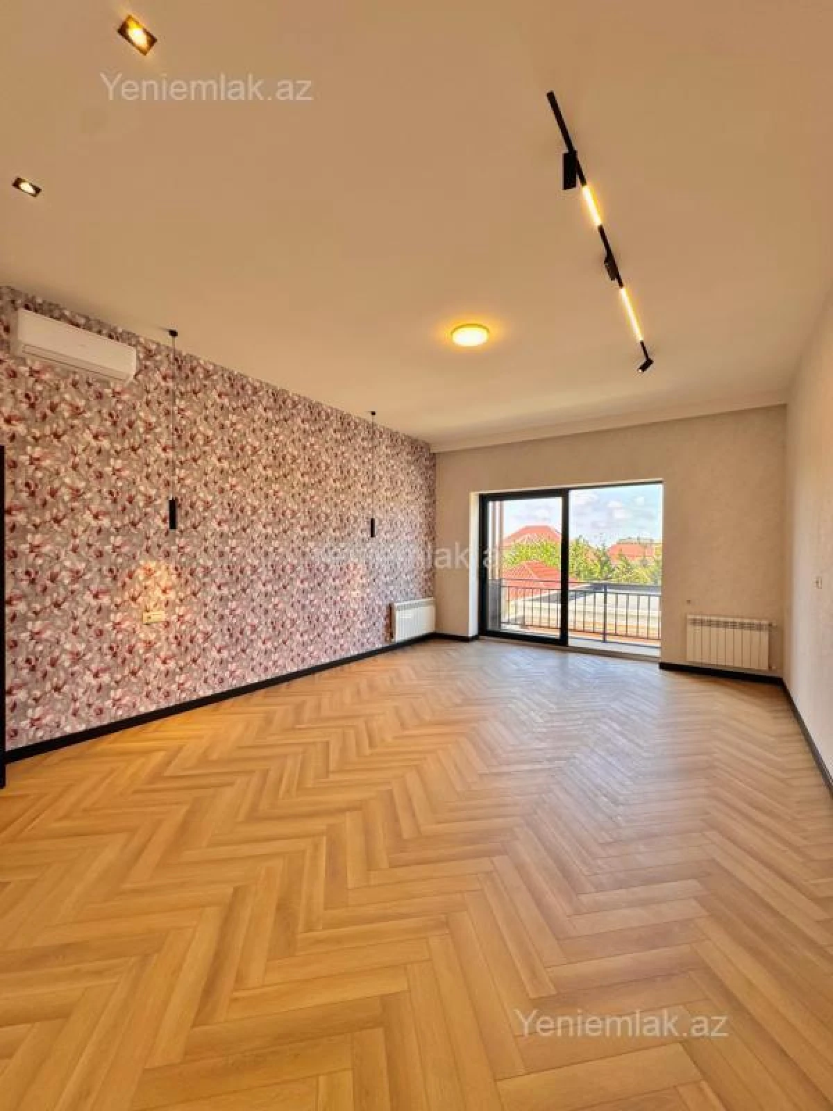 Satılır 7 otaqlı həyət evi 400 m²