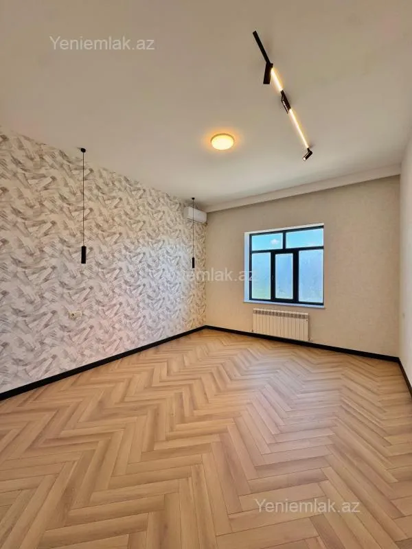 Satılır 7 otaqlı həyət evi 400 m²