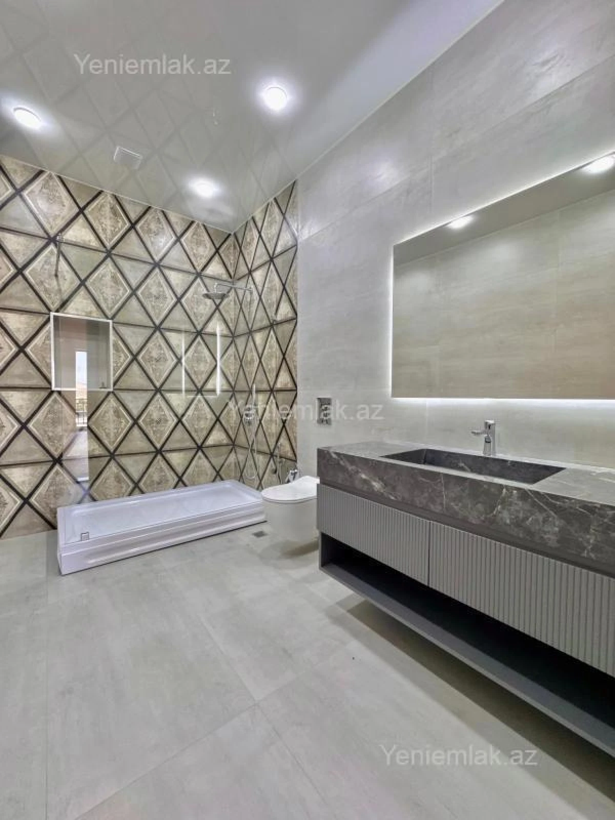 Satılır 7 otaqlı həyət evi 400 m²