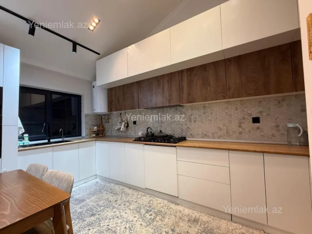 Satılır 4 otaqlı yeni tikili 130 m²