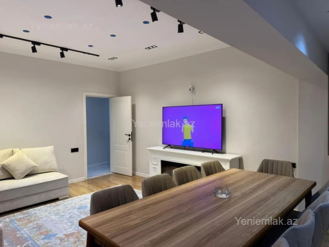 Satılır 4 otaqlı yeni tikili 130 m²