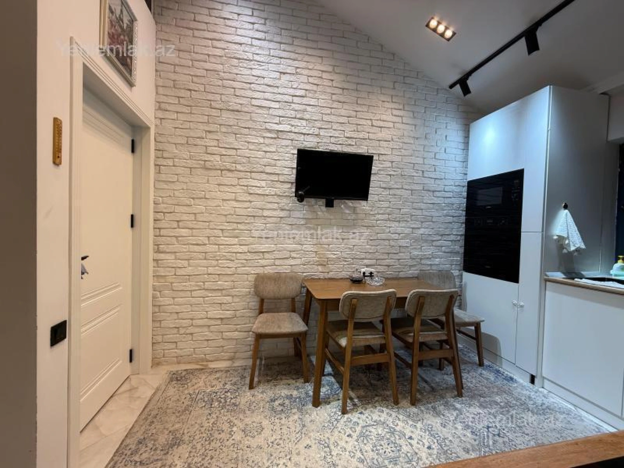 Satılır 4 otaqlı yeni tikili 130 m²