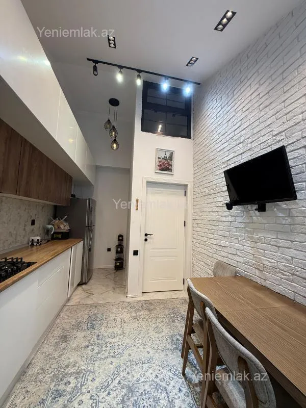 Satılır 4 otaqlı yeni tikili 130 m²