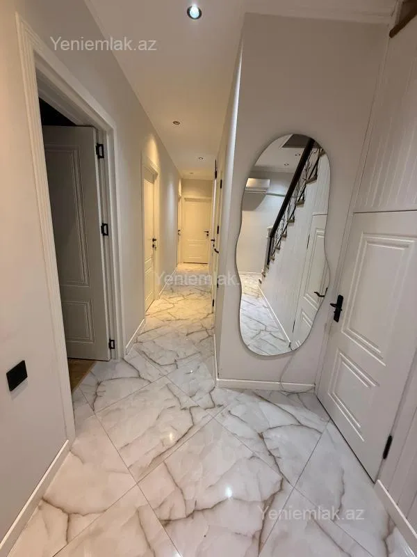 Satılır 4 otaqlı yeni tikili 130 m²