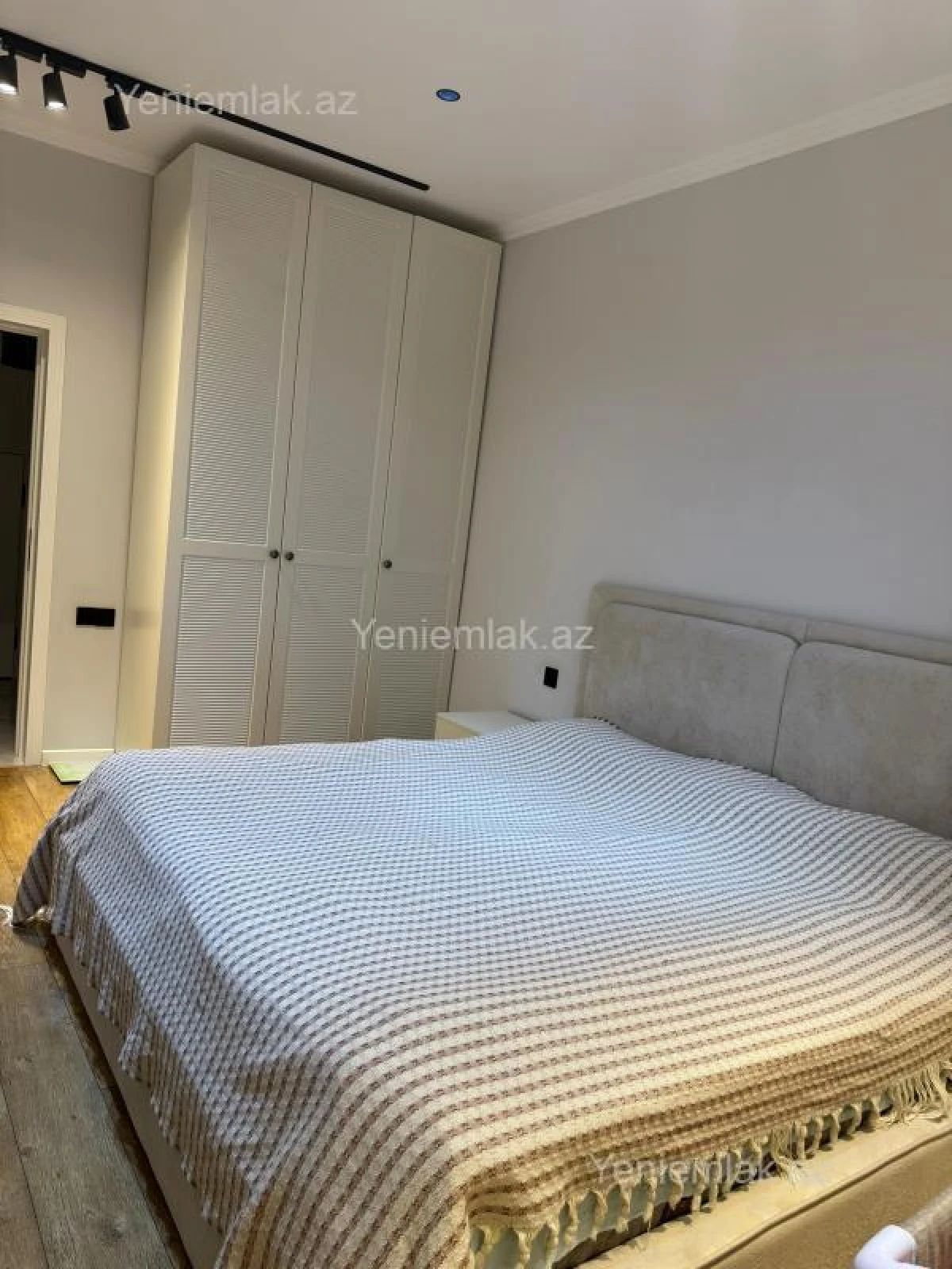 Satılır 4 otaqlı yeni tikili 130 m²