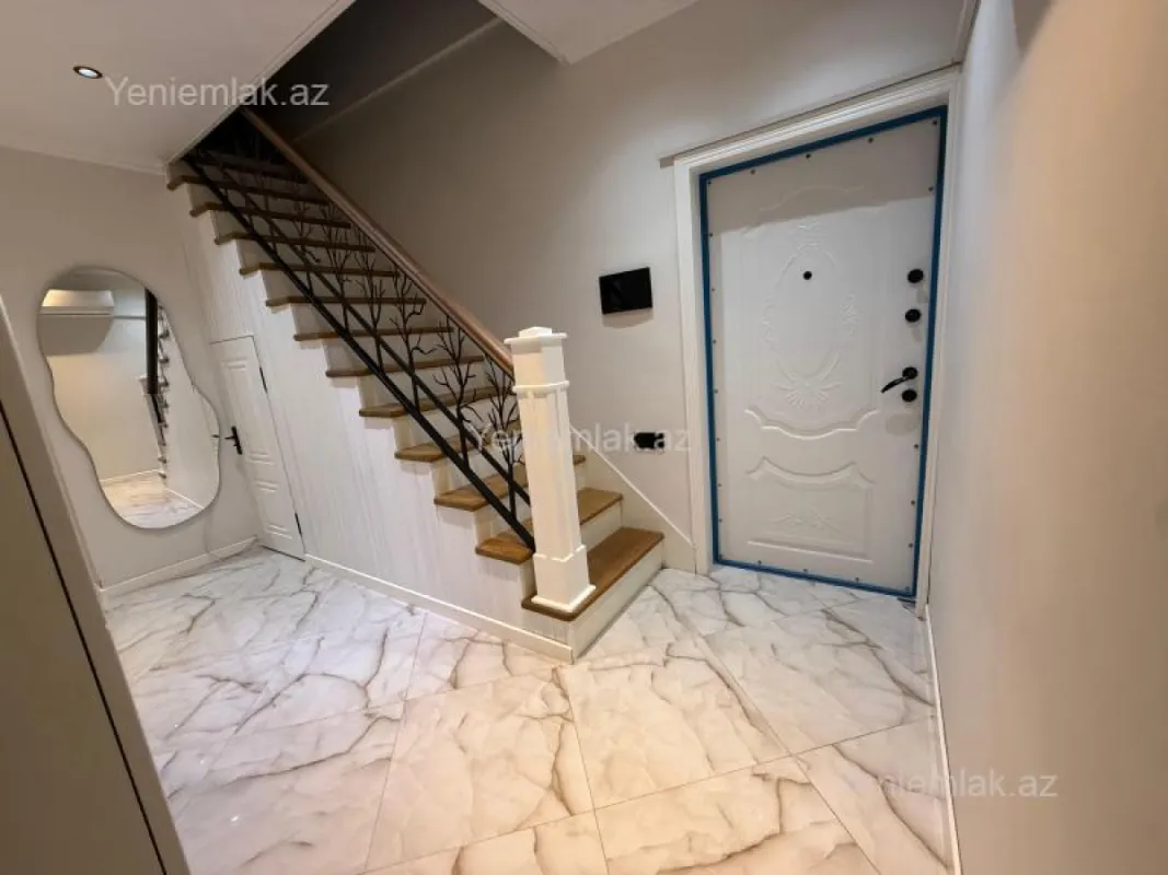 Satılır 4 otaqlı yeni tikili 130 m²