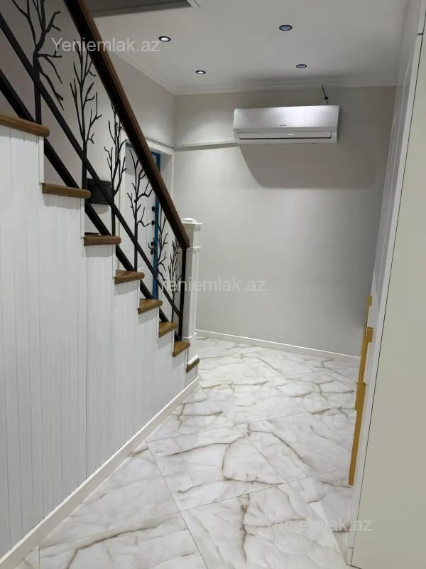 Satılır 4 otaqlı yeni tikili 130 m²