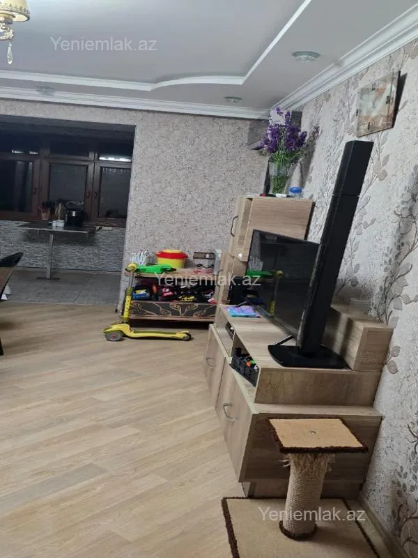 Satılır 3 otaqlı köhnə tikili 67 m²