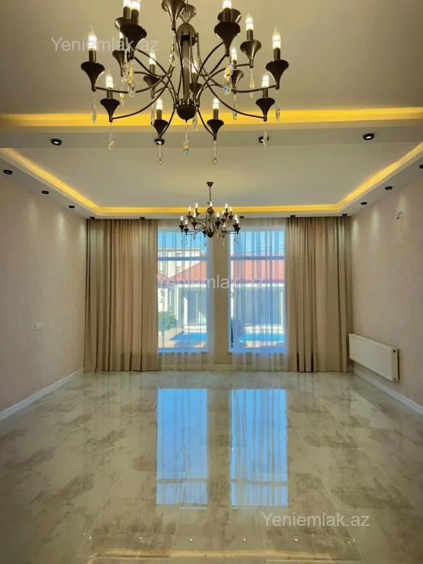 Satılır 5 otaqlı həyət evi 300 m²