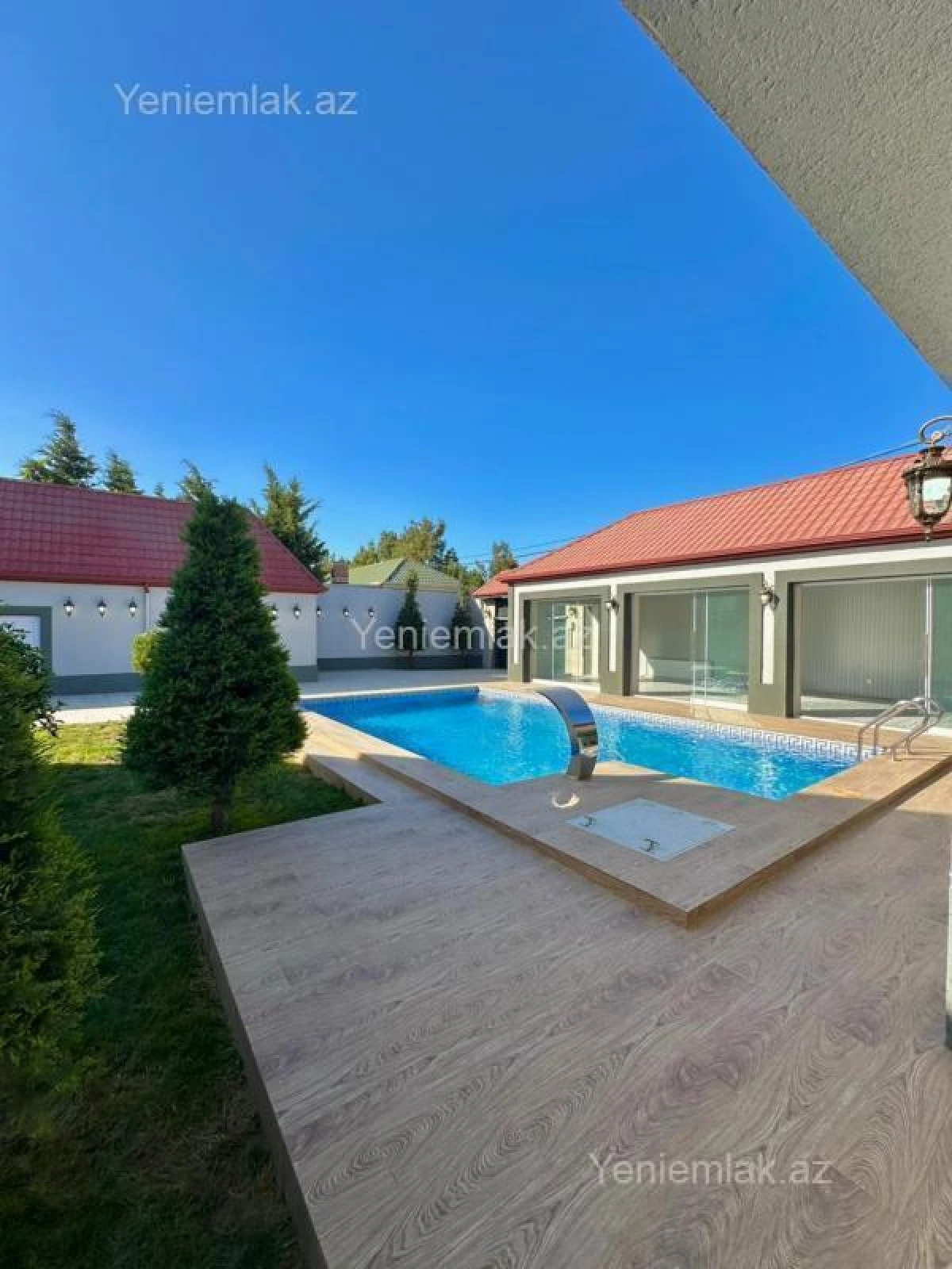 Satılır 5 otaqlı həyət evi 300 m²