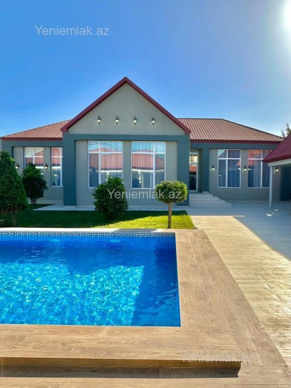 Satılır 5 otaqlı həyət evi 300 m²