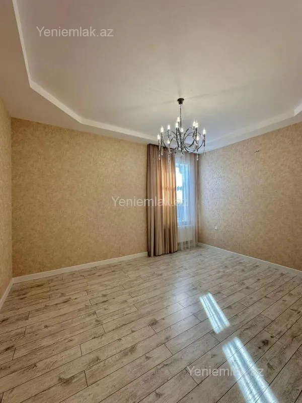Satılır 5 otaqlı həyət evi 300 m²