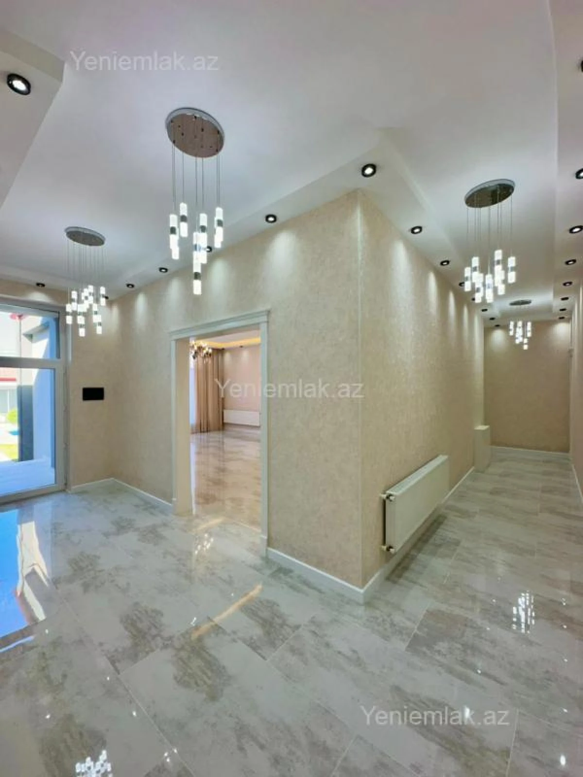 Satılır 5 otaqlı həyət evi 300 m²