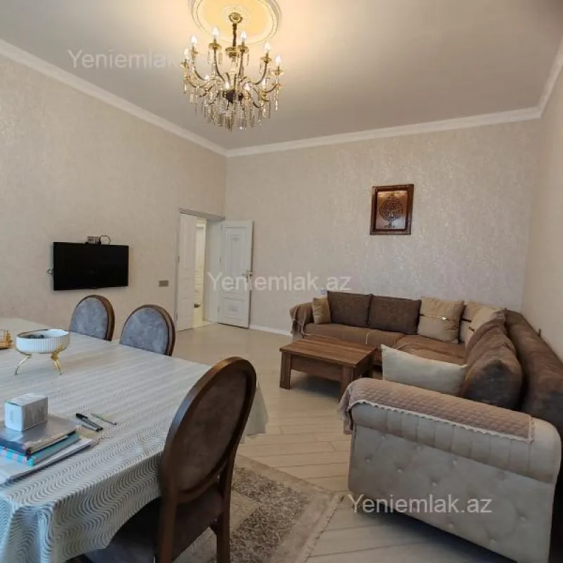 Satılır 5 otaqlı həyət evi 200 m²