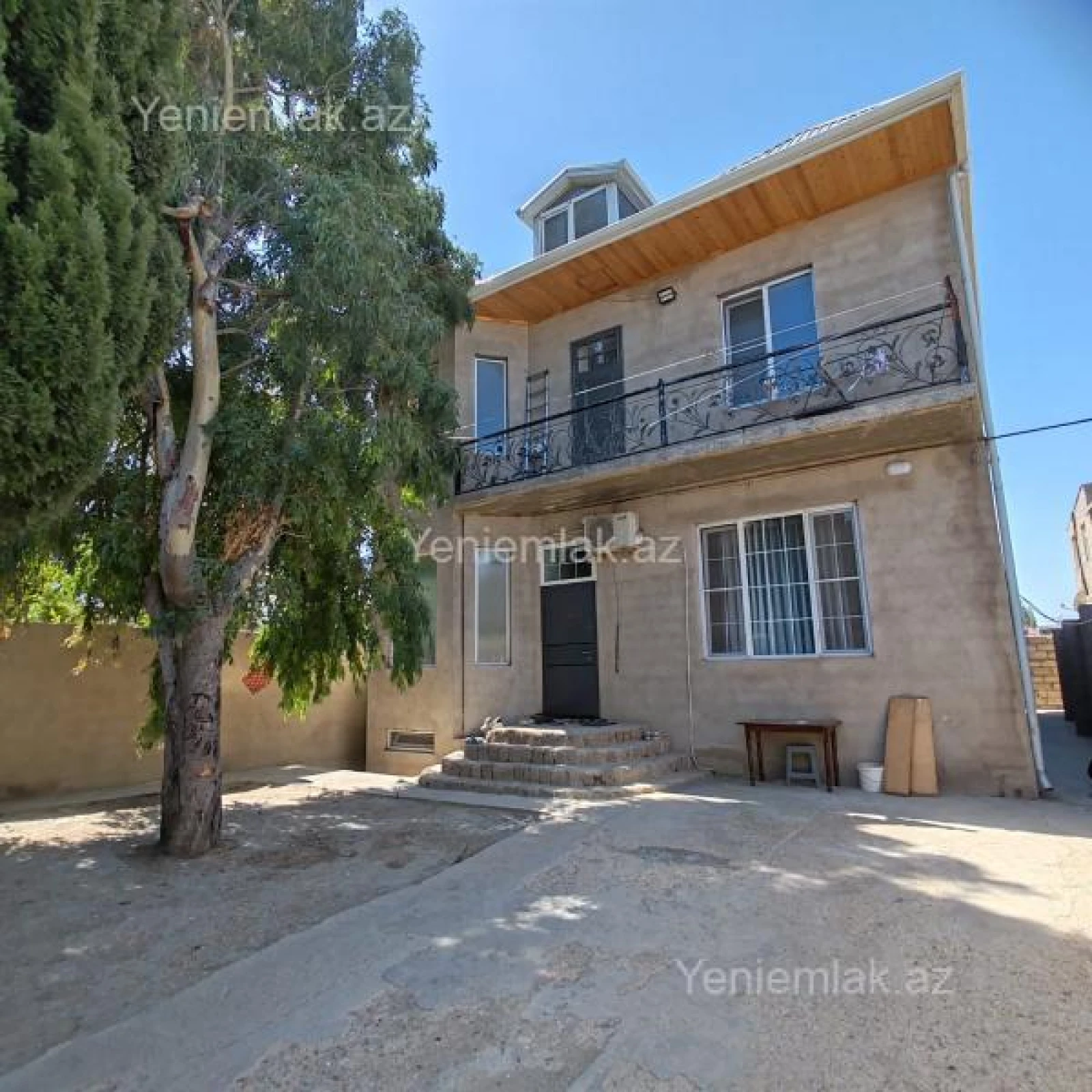 Satılır 5 otaqlı həyət evi 200 m²