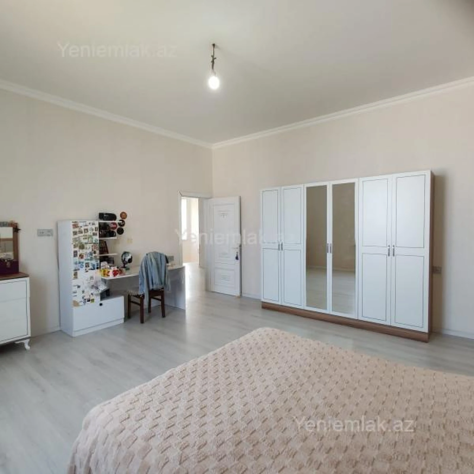 Satılır 5 otaqlı həyət evi 200 m²