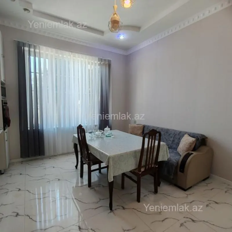 Satılır 5 otaqlı həyət evi 200 m²