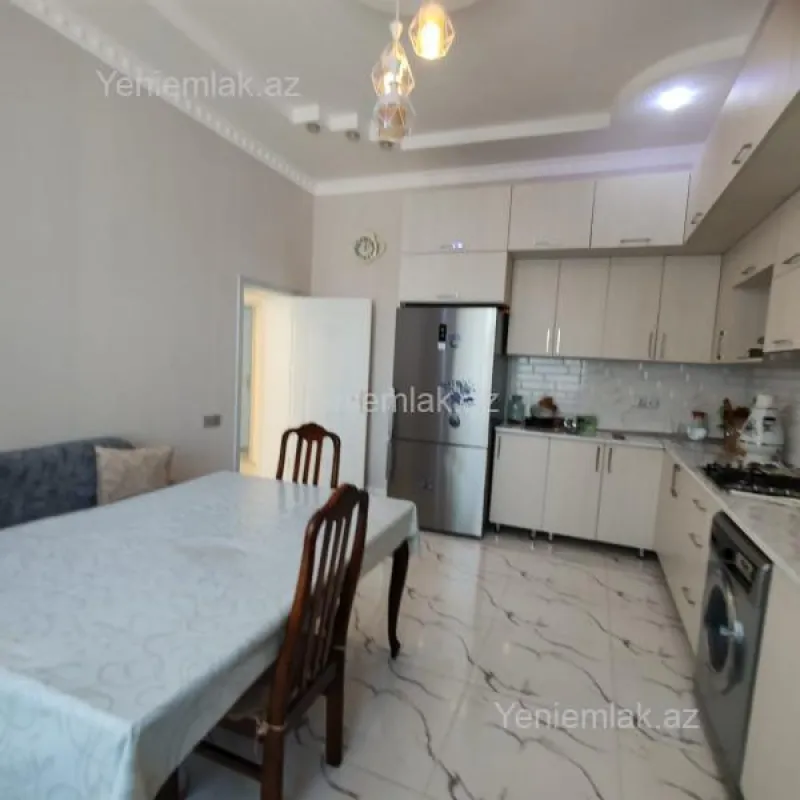 Satılır 5 otaqlı həyət evi 200 m²