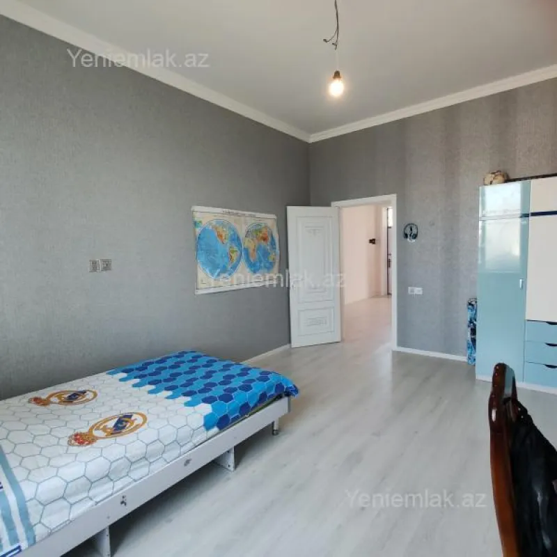 Satılır 5 otaqlı həyət evi 200 m²