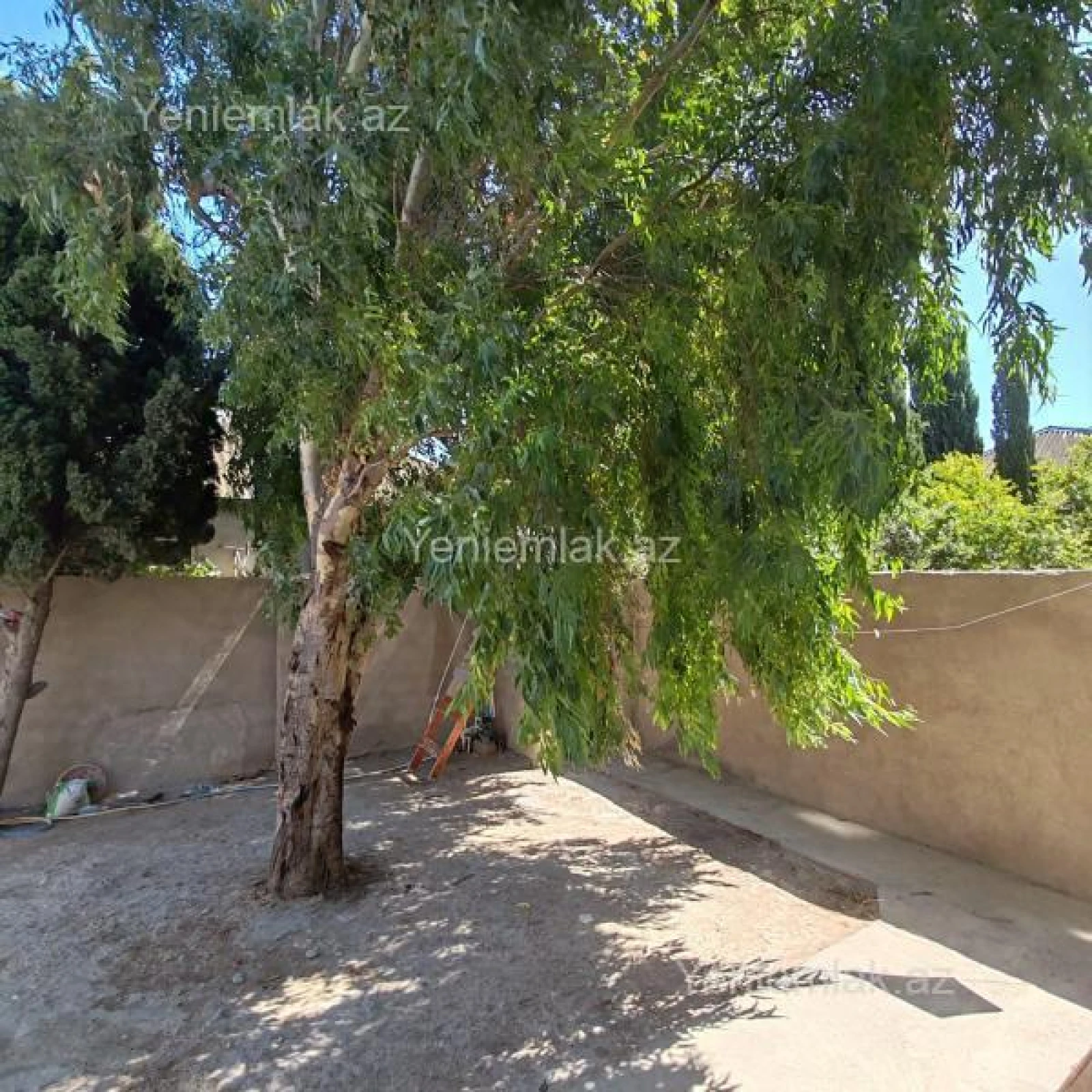 Satılır 5 otaqlı həyət evi 200 m²