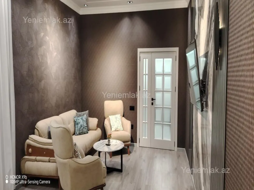 Satılır 5 otaqlı həyət evi 200 m²