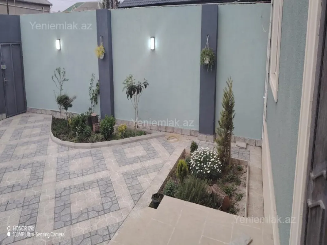 Satılır 5 otaqlı həyət evi 200 m²