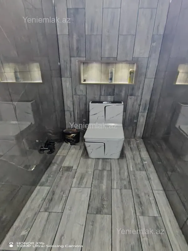 Satılır 5 otaqlı həyət evi 200 m²