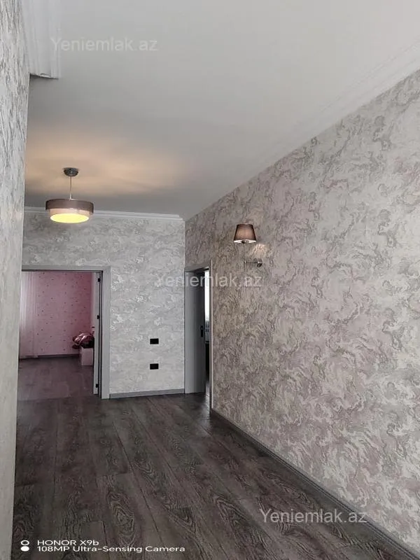 Satılır 5 otaqlı həyət evi 200 m²