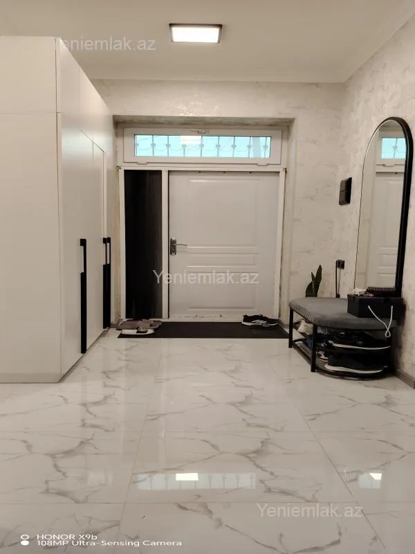 Satılır 5 otaqlı həyət evi 200 m²
