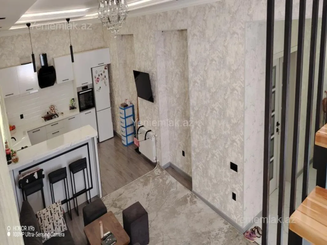 Satılır 5 otaqlı həyət evi 200 m²