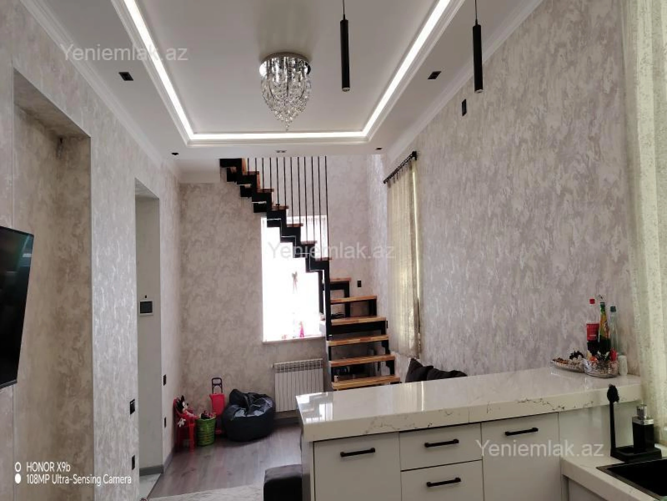 Satılır 5 otaqlı həyət evi 200 m²
