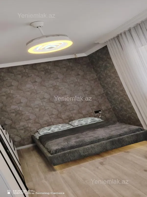 Satılır 5 otaqlı həyət evi 200 m²