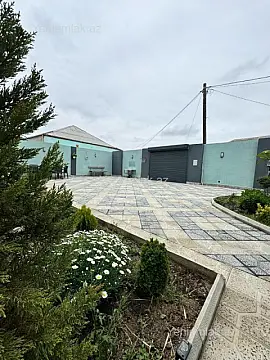 Satılır 5 otaqlı həyət evi 200 m²