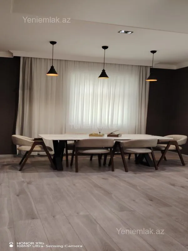 Satılır 5 otaqlı həyət evi 200 m²