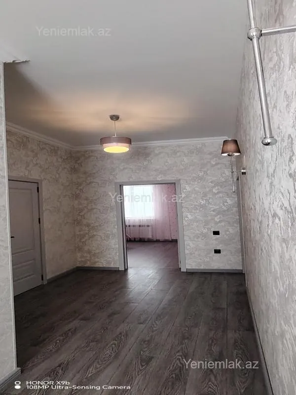 Satılır 5 otaqlı həyət evi 200 m²