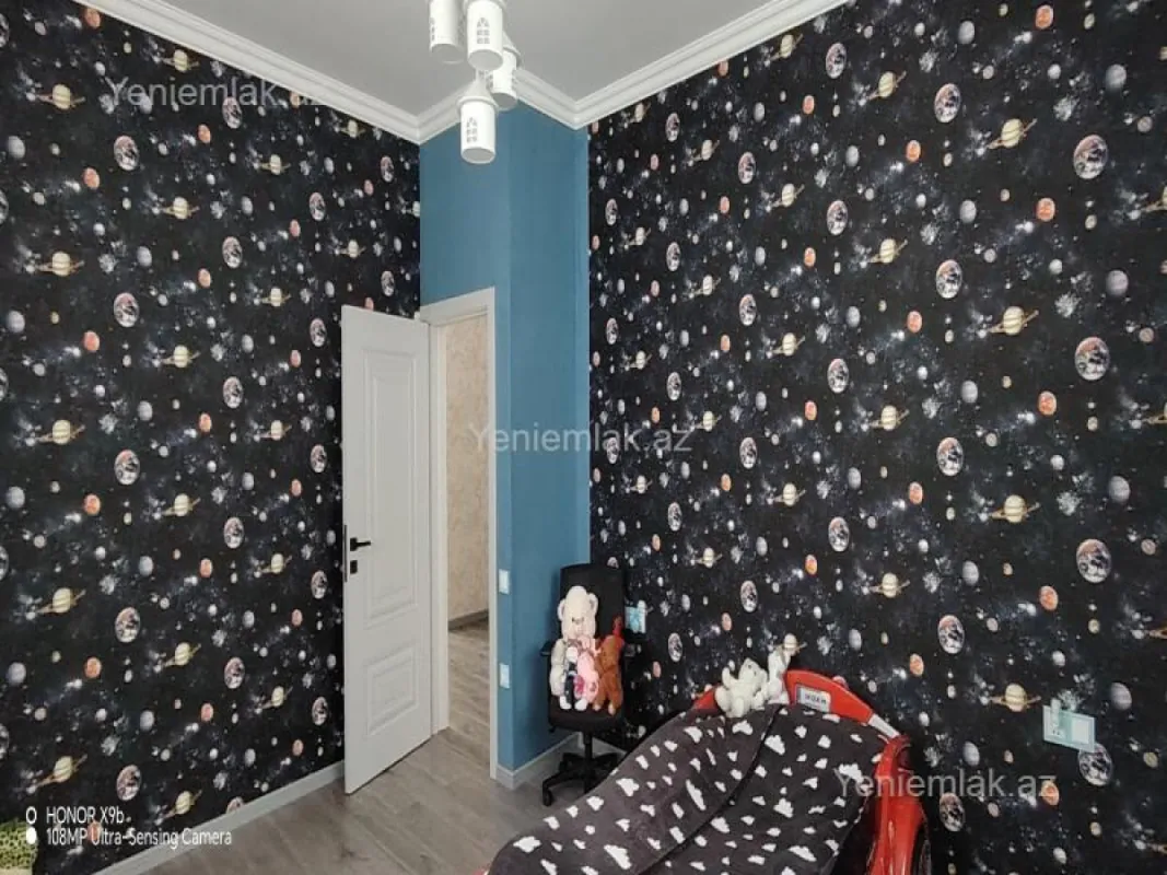 Satılır 5 otaqlı həyət evi 200 m²