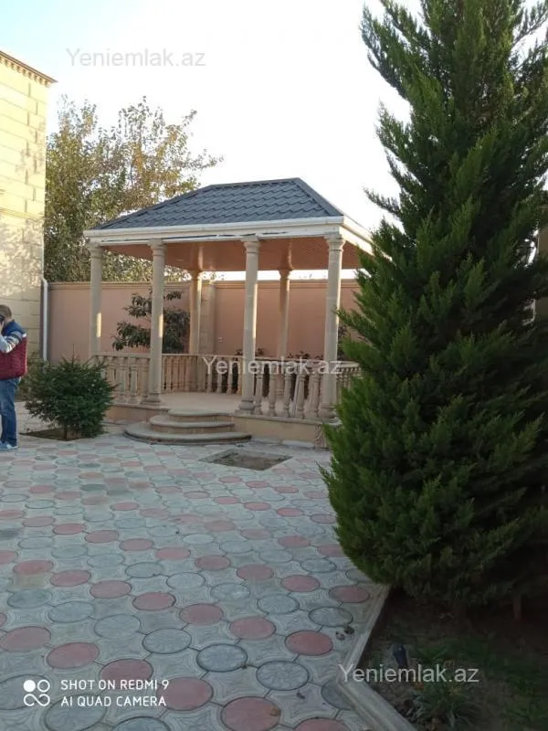 Satılır 6 otaqlı həyət evi 250 m²