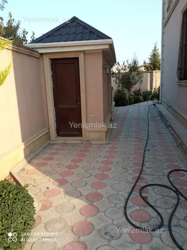 Satılır 6 otaqlı həyət evi 250 m²