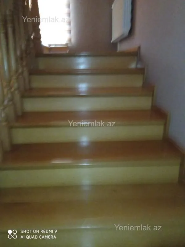 Satılır 6 otaqlı həyət evi 250 m²