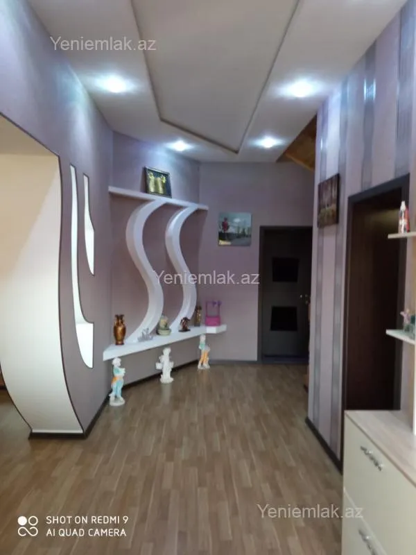 Satılır 6 otaqlı həyət evi 250 m²