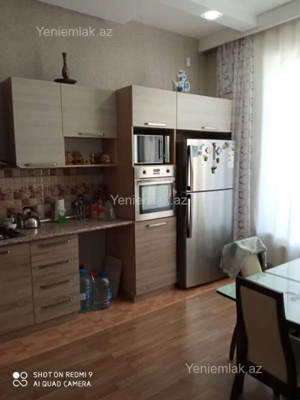 Satılır 6 otaqlı həyət evi 250 m²