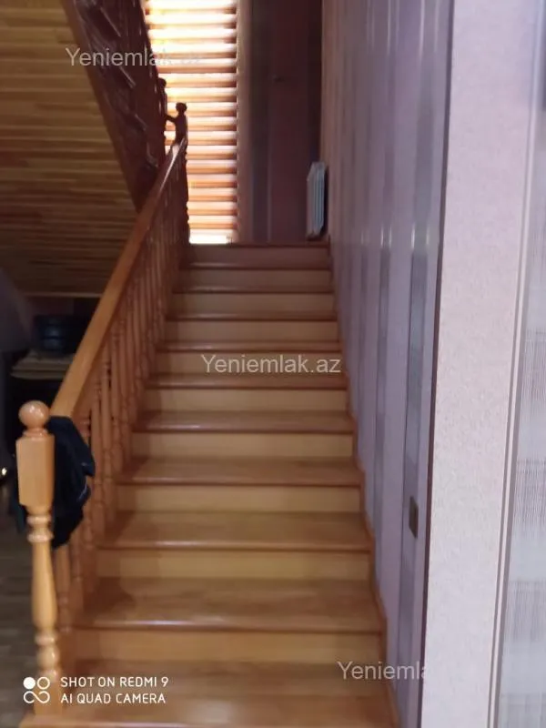 Satılır 6 otaqlı həyət evi 250 m²