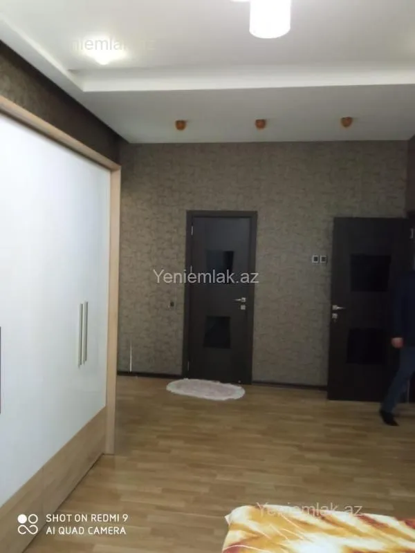 Satılır 6 otaqlı həyət evi 250 m²