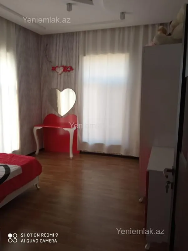 Satılır 6 otaqlı həyət evi 250 m²